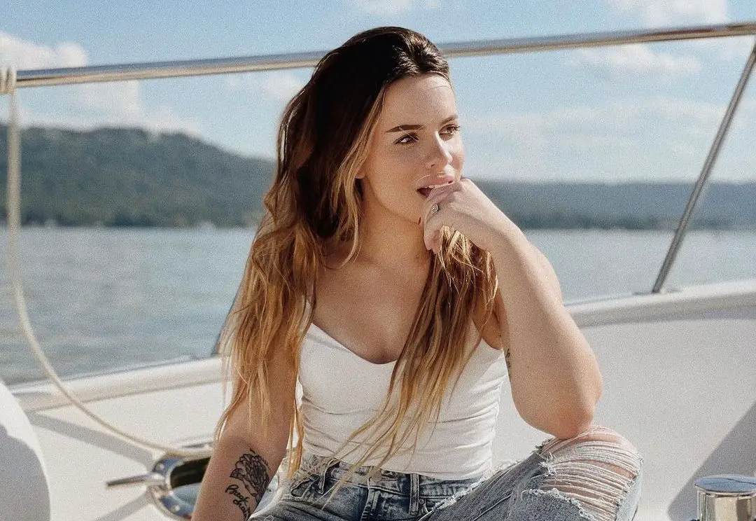 Drew Ryn (Singer) Wiki, Biography, Age, Boyfriend ,Family, Facts and More - Wikifamouspeople