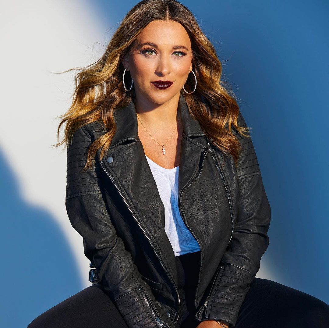 ASHLEY FLOWERS (Television Presenter) Wiki, Biography, Age, Boyfriend, Family, Facts And More