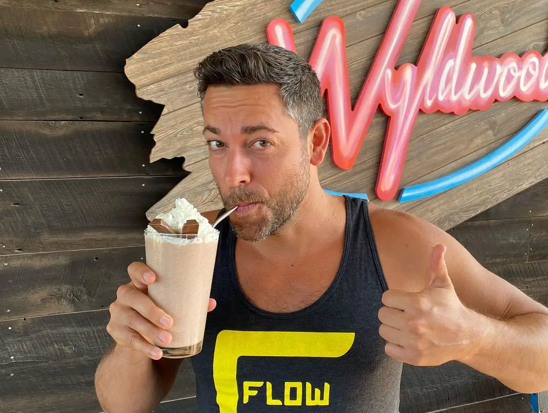 Zachary Levi (Actor) Wiki, Biography, Age, Girlfriends, Family, Facts and More - Wikifamouspeople