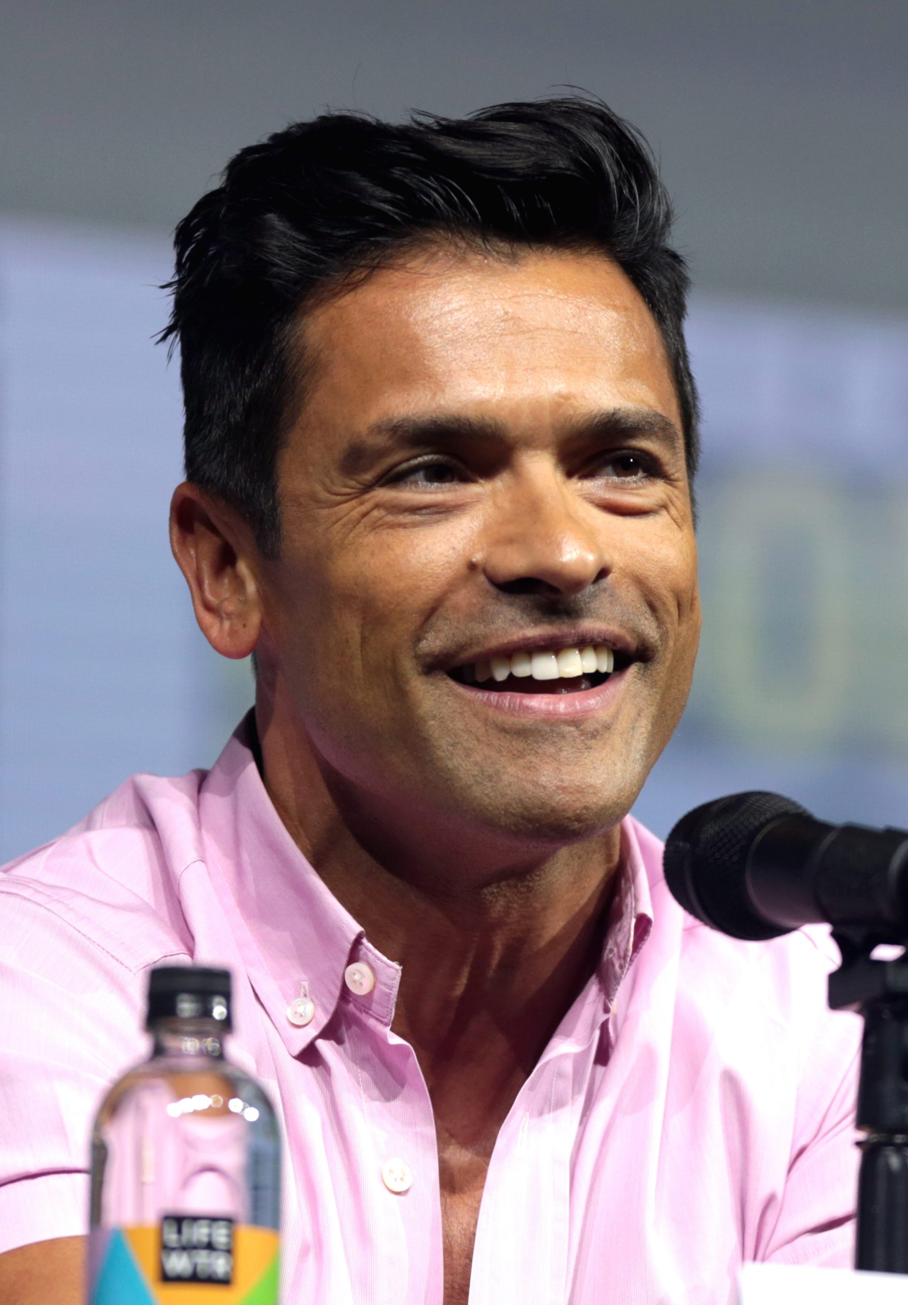 Mark Consuelos (Actor) Wiki, Biography, Age, Girlfriends, Family, Facts And More