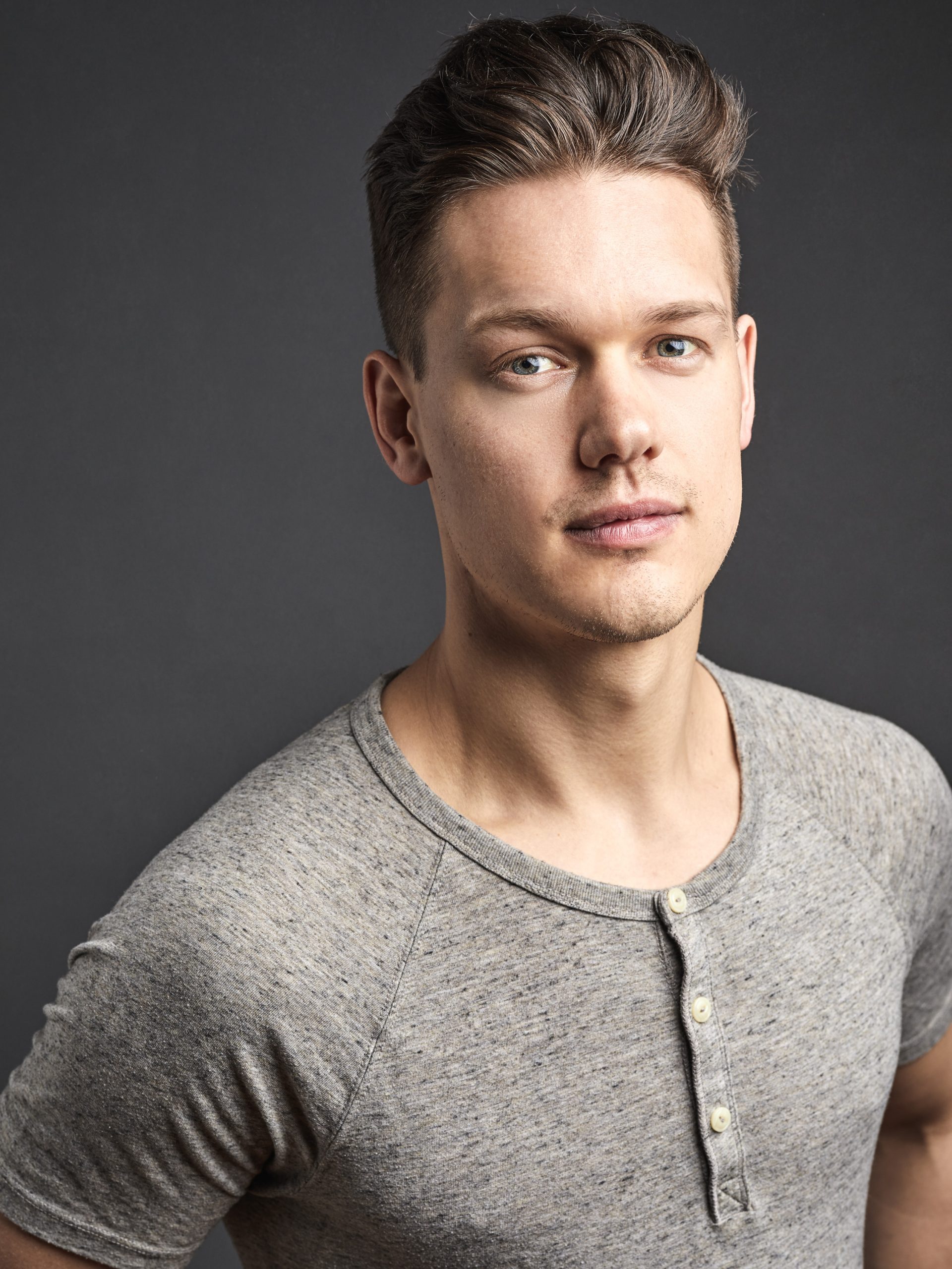 Lucas Penner (actor) Wiki, Biography, Age, Girlfriends, Family, Facts 