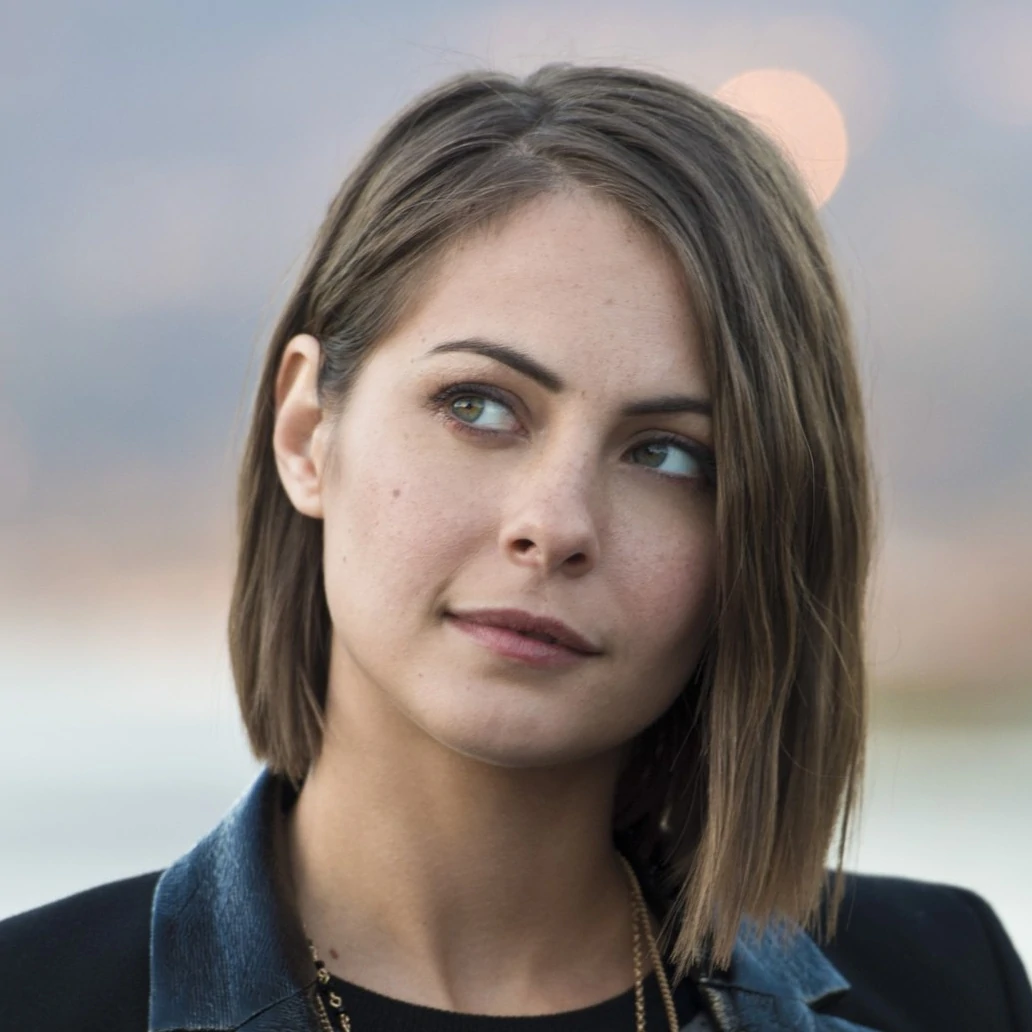 Willa Holland (Actress) Wiki, Biography, Age, Boyfriend, Family, Facts and ...