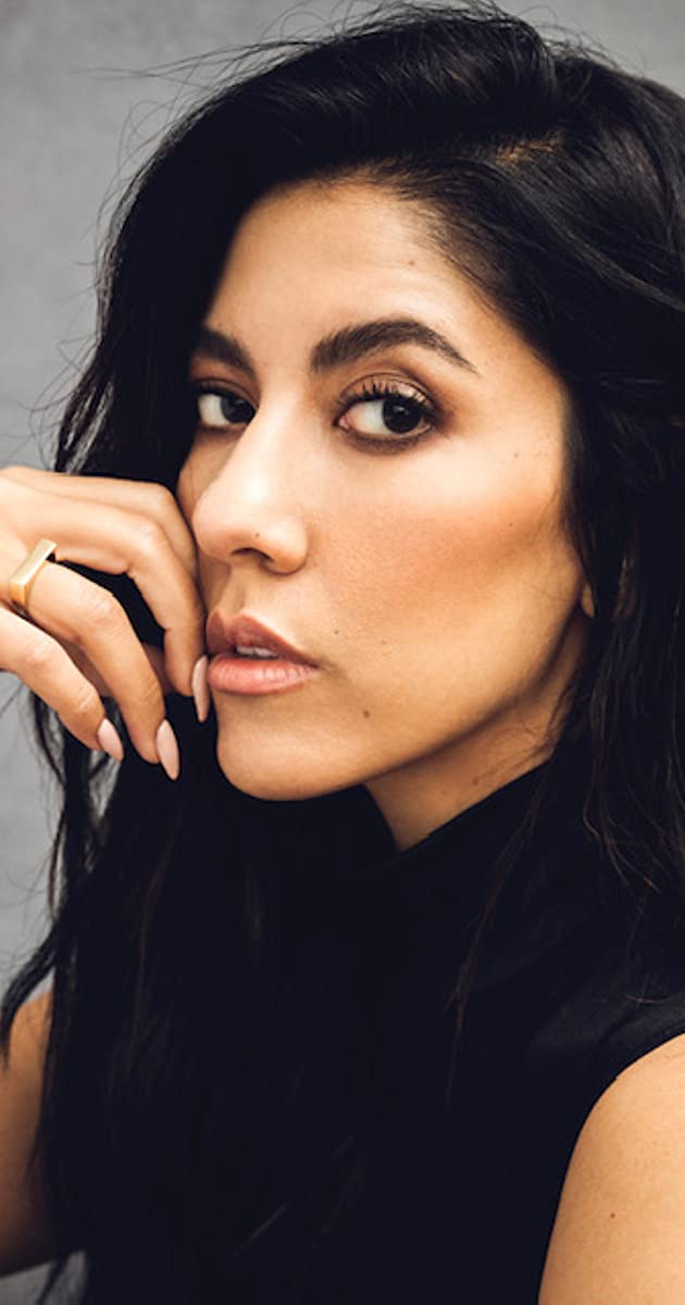 Stephanie Beatriz (Actress) Wiki, Biography, Age, Boyfriend, Family, Facts and More